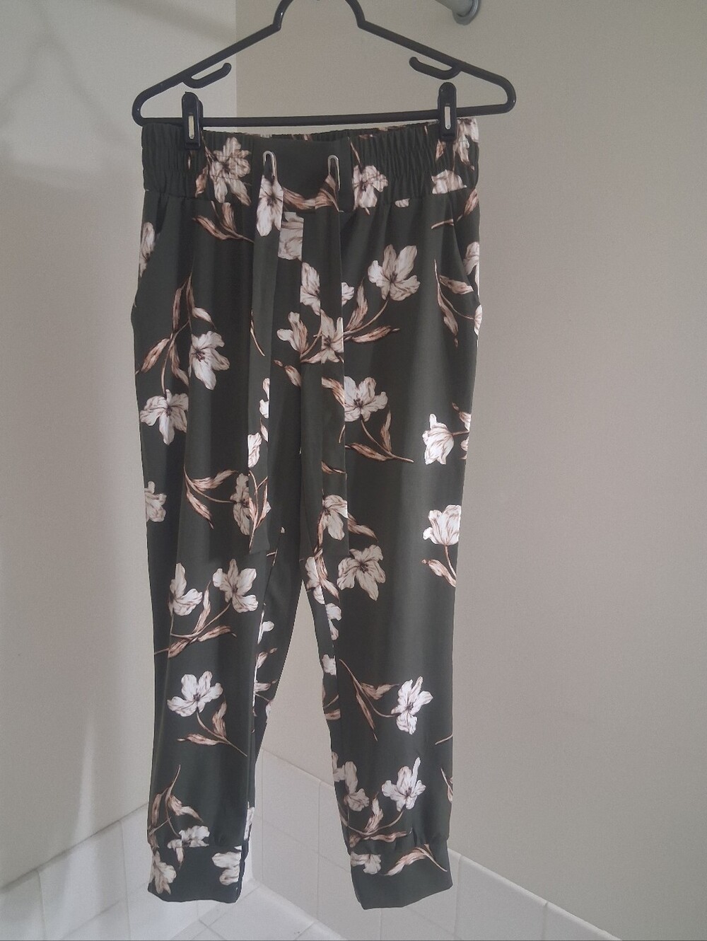 NEW Elegant Floral Jogger Pants